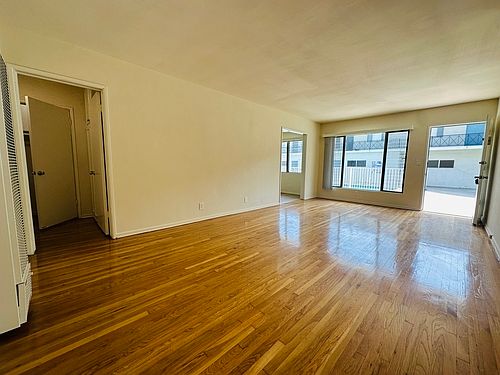 3rd image of 4410 W Martin Luther King Jr Blvd #107