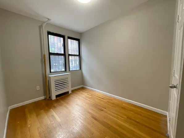 512 East Fifth Street image 8 of 12