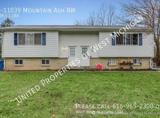 11039 Mountain Ash Ave NW, Grand Rapids, MI 49534