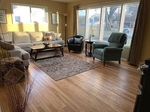 3rd image of 1350 Spruce Ave