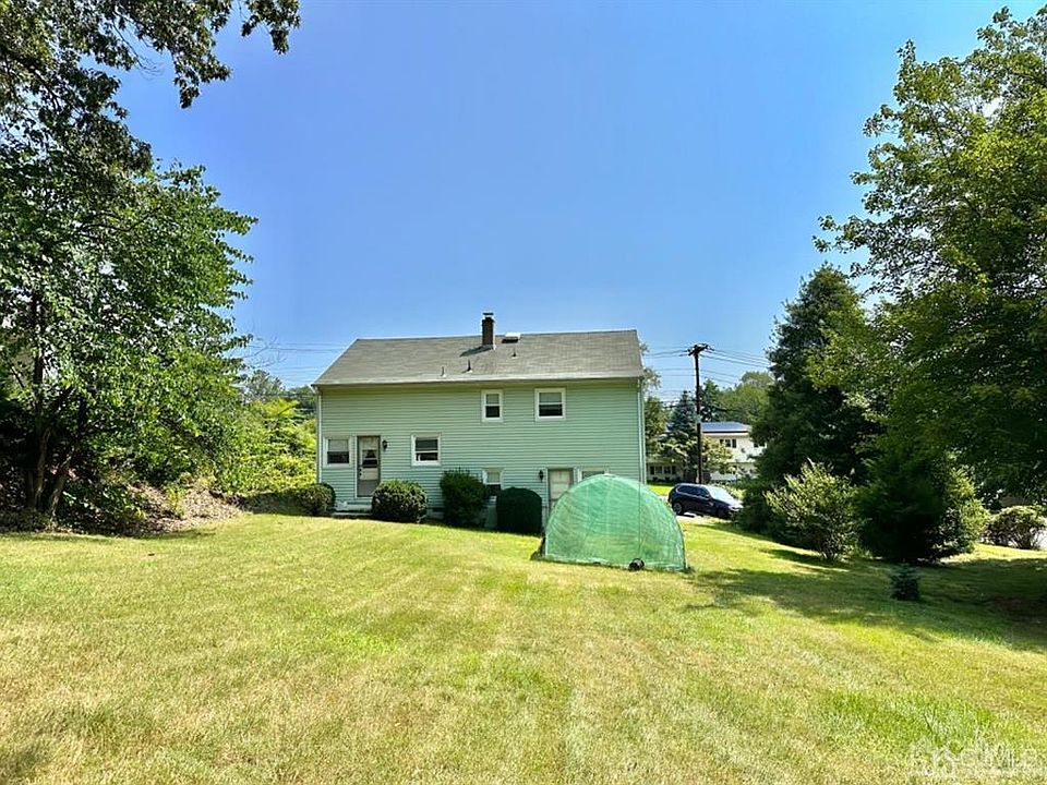 697 Old Bridge Tpke, East Brunswick, NJ 08816 Zillow