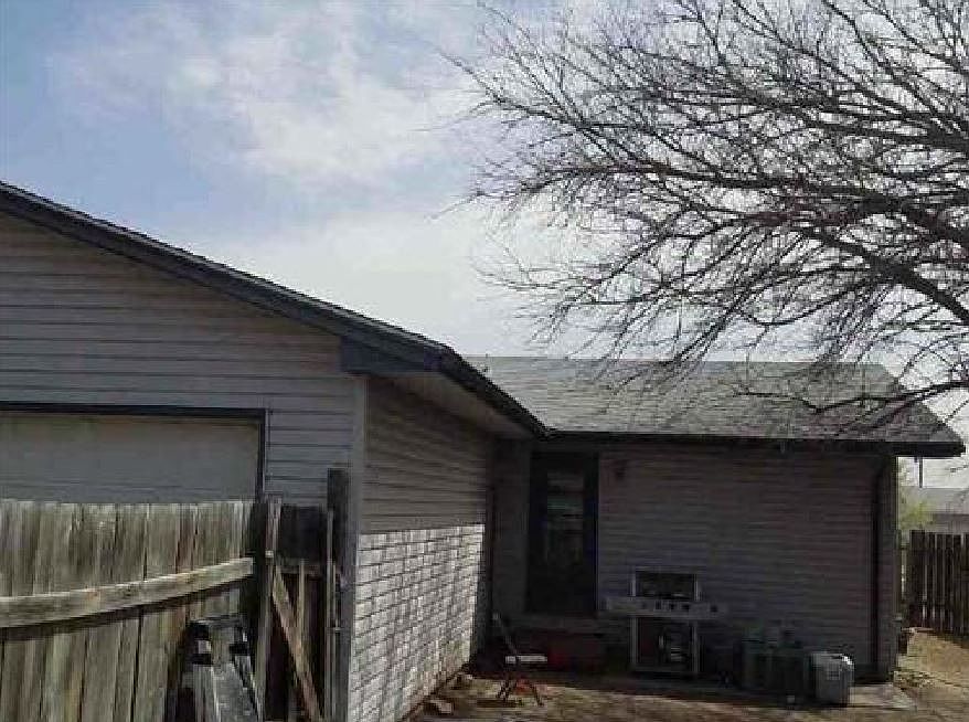 2nd image of 2005 Hattie St