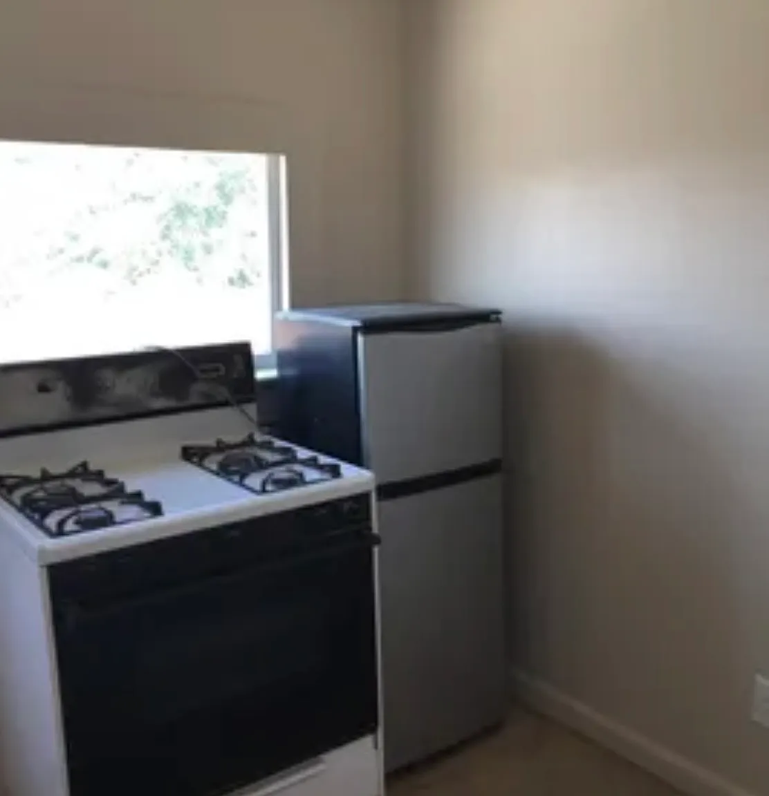 3 bed, $1,800 — Photo 2
