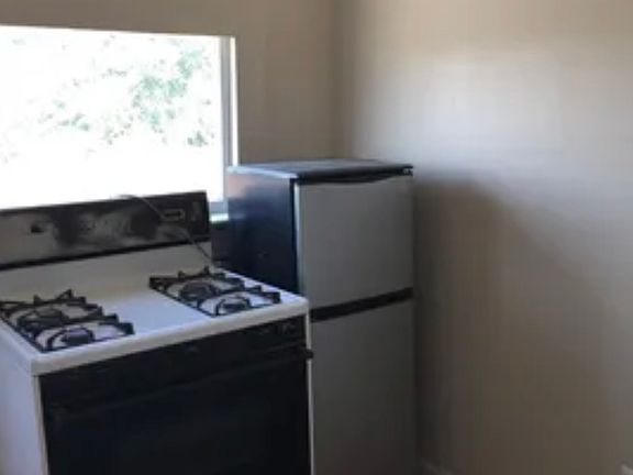 2nd image of 517 D St #1-2