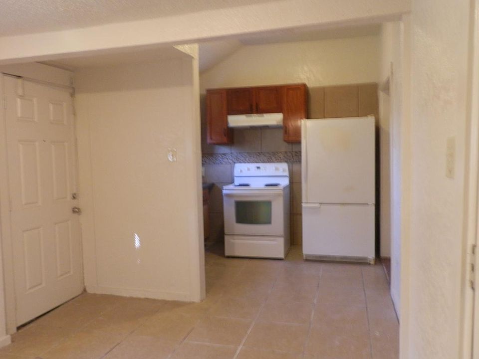 1st image of 611 Yucca St APT 1
