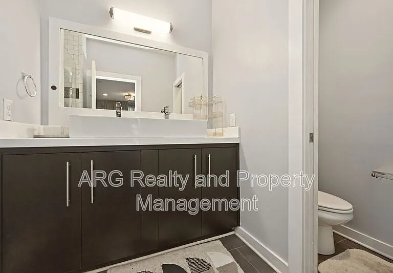 472 Martin St SE — Photo 11