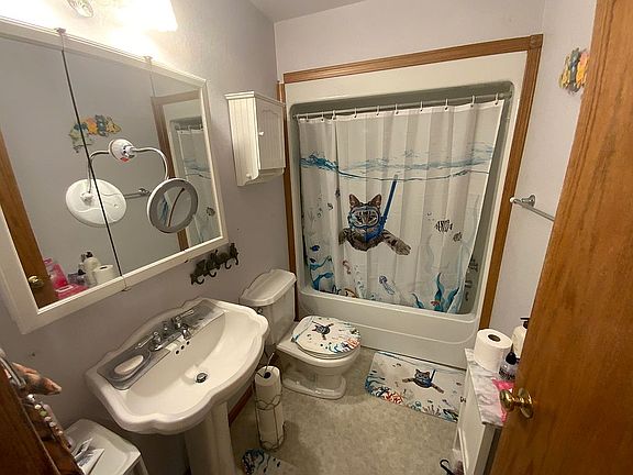 Guest House Bath
