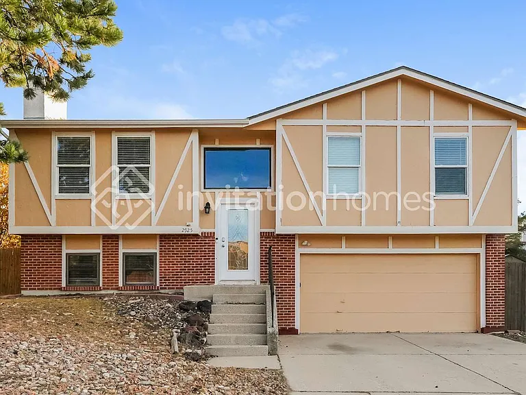 2925 Rhapsody Dr — Photo 1