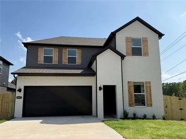 1811 E Fiji St, Fayetteville, AR 72701