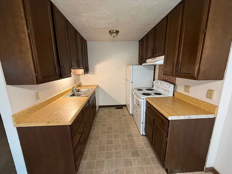 1019 Courtland Avenue — Photo 4