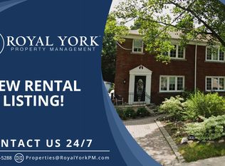 189 Donlea Dr #1, Toronto, ON M4G2N1