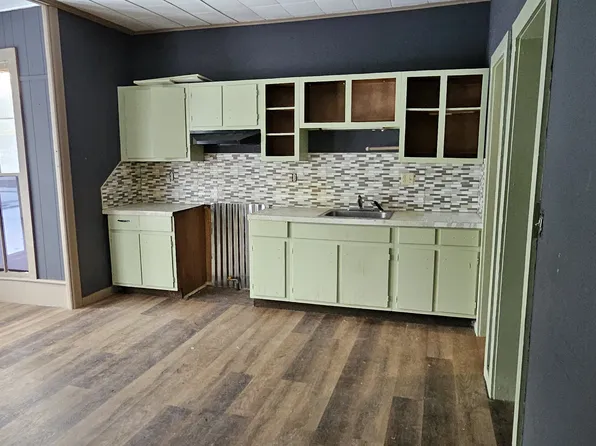 319 Race St APT A, Chittenango, NY 13037