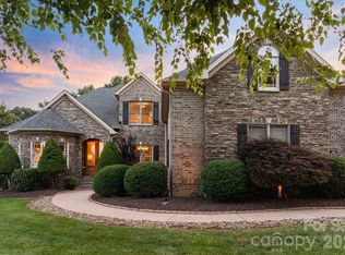 160 Riverchase Ln, Mooresville, NC 28115