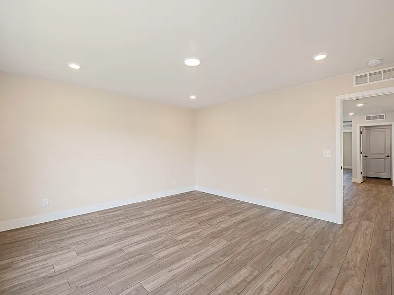 5399 Century Pl NE — Photo 9