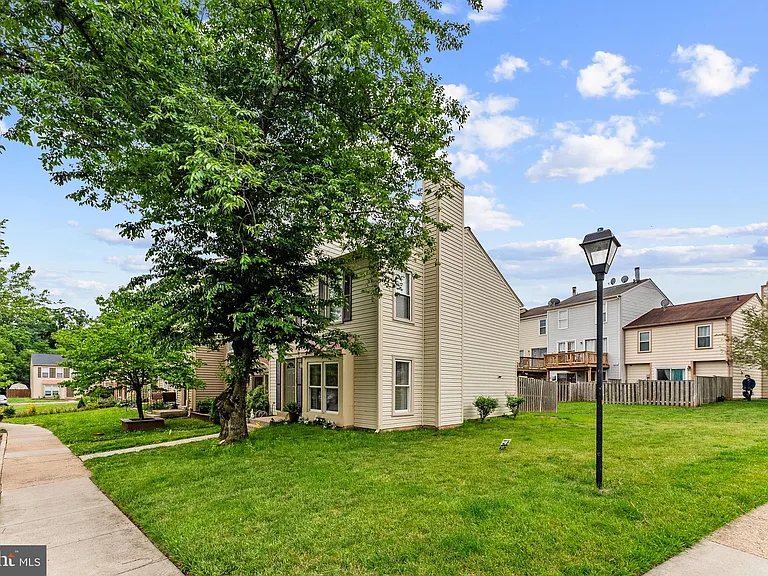 7302 Rokeby Dr — Photo 39