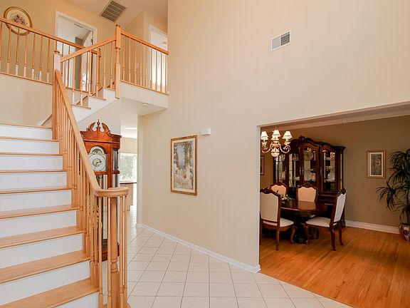 4th image of 91 Grover Ln W