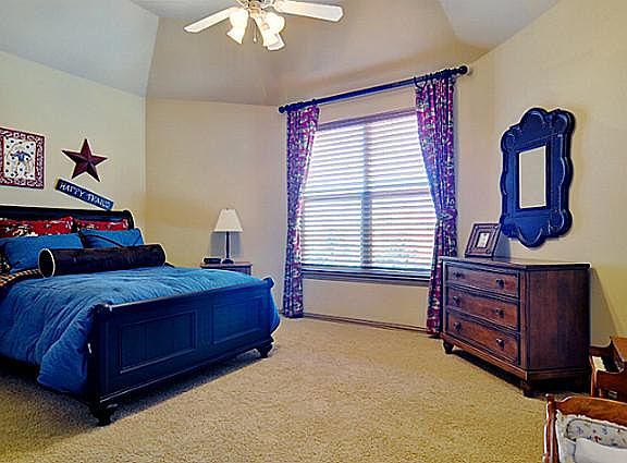 5th image of 5008 Auburndale Ave