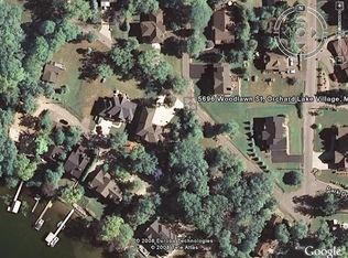 5696 Woodlawn Ave, Orchard Lake, MI