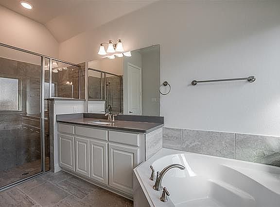 3rd image of 6337 Catalpa Dr