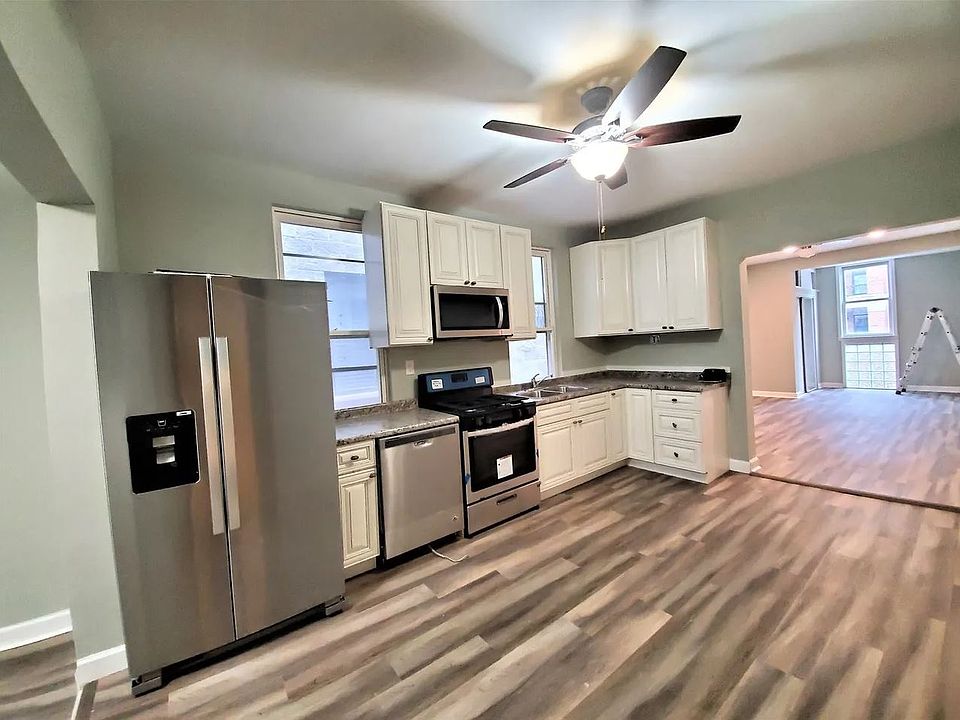 1st image of 3055 N Clybourn Ave APT 2