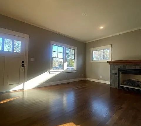 5th image of 945 Paloma Ave #945