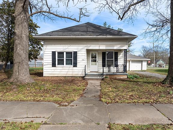 2nd image of 202 S Bush Ave