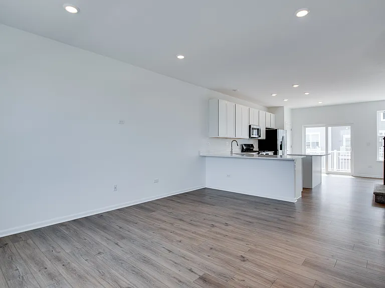 25750 W Yorkshire Dr #25750 — Photo 8