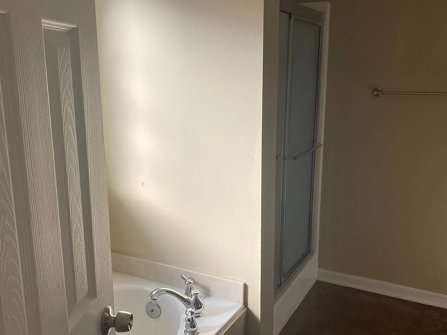 3 bed, 1500 sqft, $1,500 — Photo 2