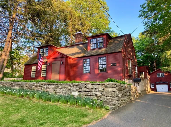 272 Amity St, Amherst, MA 01002