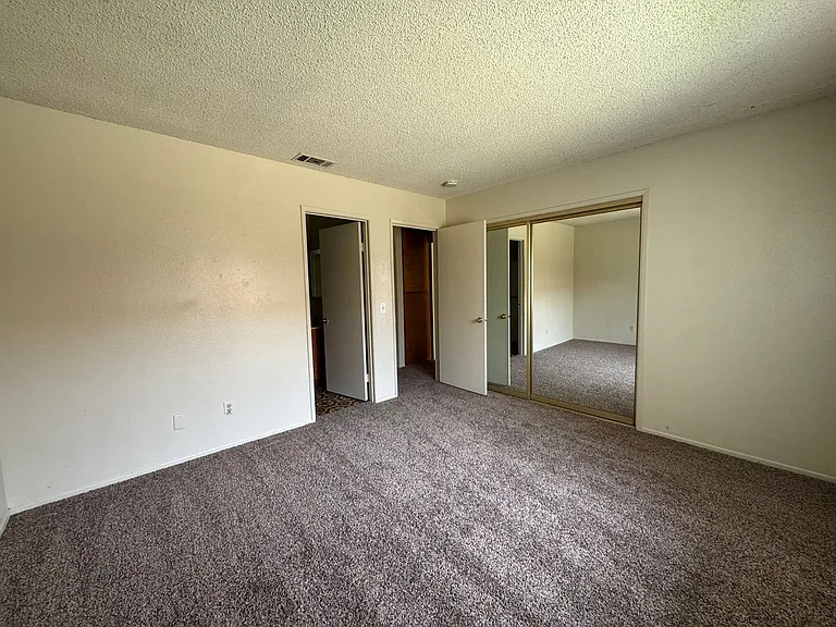 533 Montecito — Photo 9