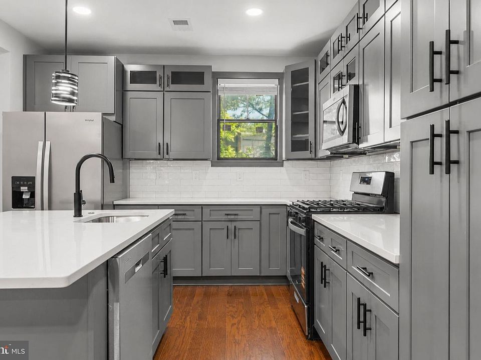 2nd image of 3517 Holmes Ave