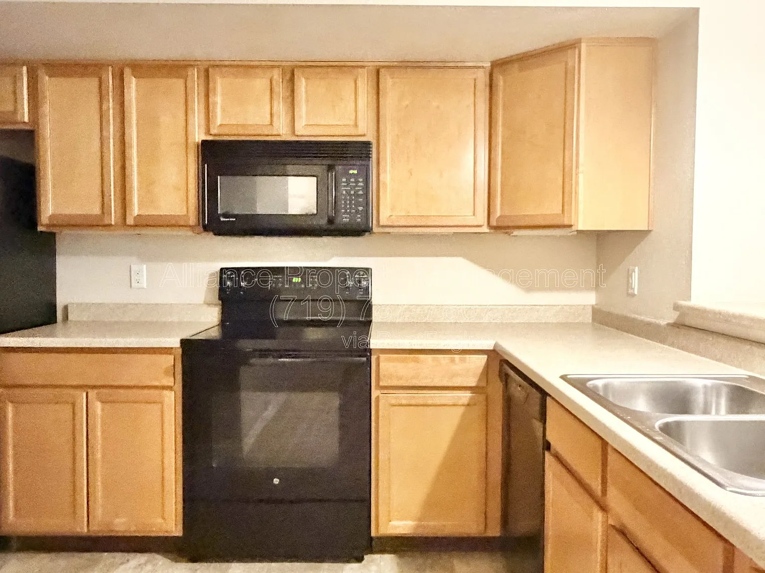 2 bed, 1.5 bath, 1308 sqft, $1,550 — Photo 4
