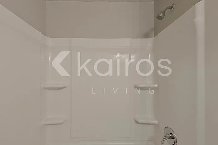 305 Cedar Rdg — Photo 13