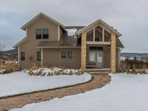 6 Sundance Trl, Galena, IL 61036