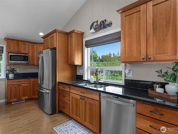 4th image of 8434 Baird Road NE