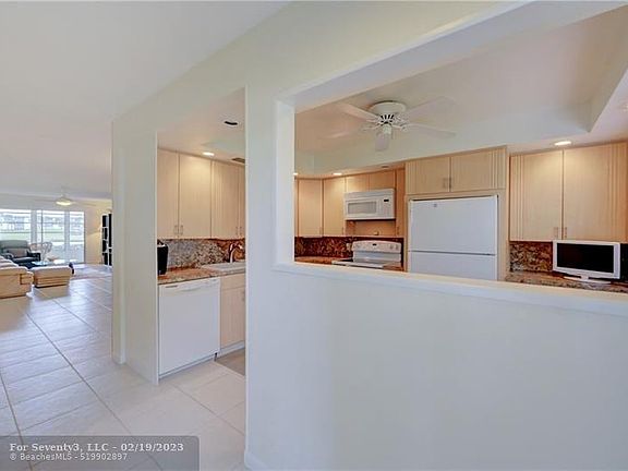 2nd image of 2903 Victoria Cir APT O1