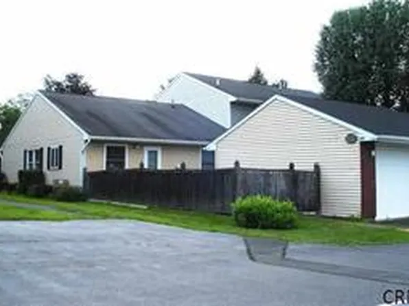 171 Hague Blvd #F, Glenmont, NY 12077