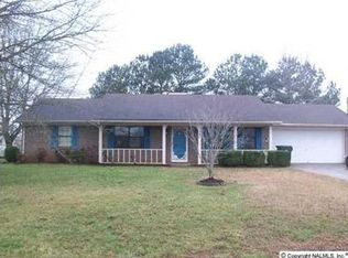 184 Silverwood Ln, Hazel Green, AL 35750