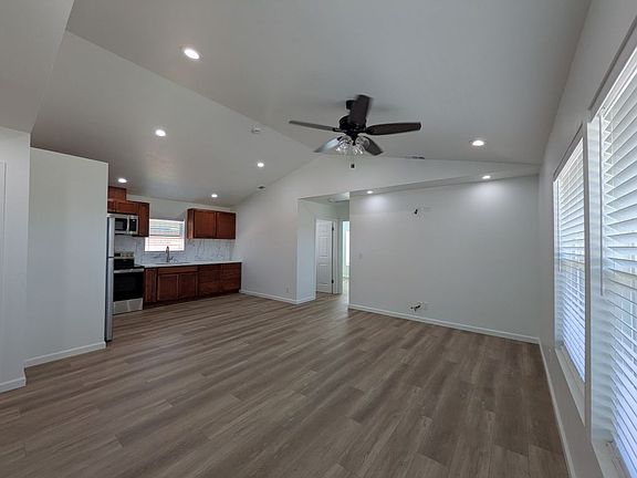 3rd image of 841 Orchard Rd
