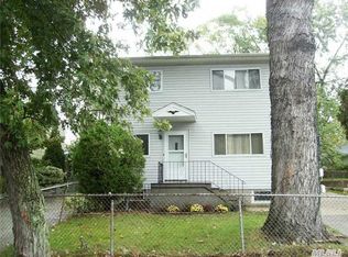 34 Juniper Rd, Port Washington, NY 11050