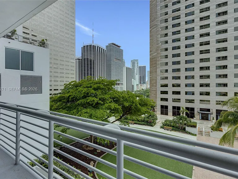 335 Biscayne Blvd #1004 — Photo 26