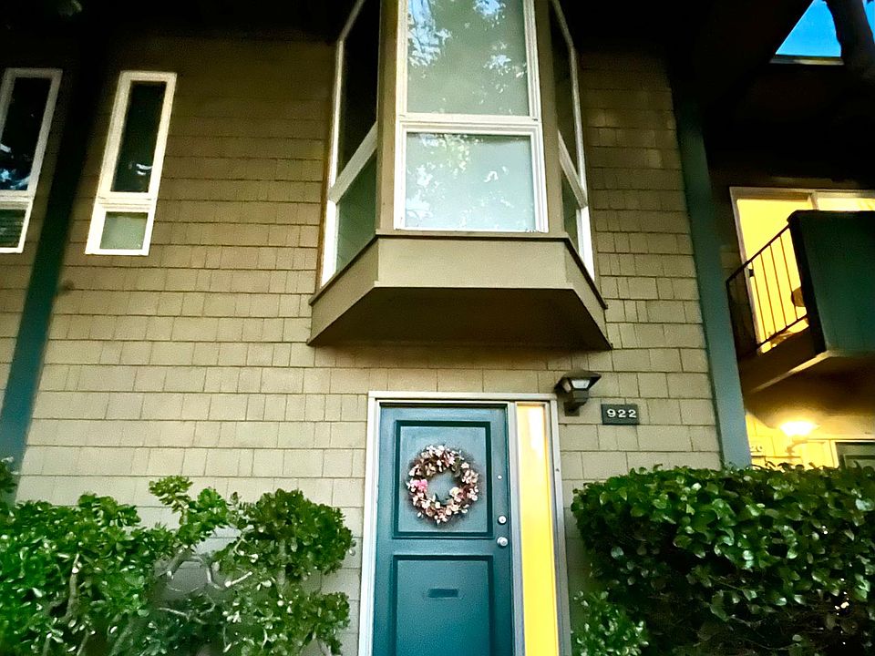 1st image of 922 Peninsula Ave