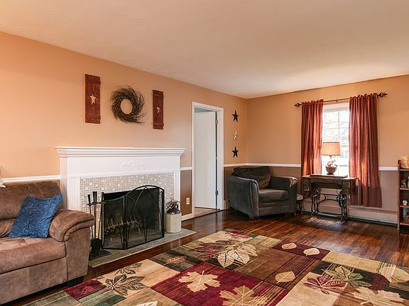 5th image of 148 Greenridge Dr