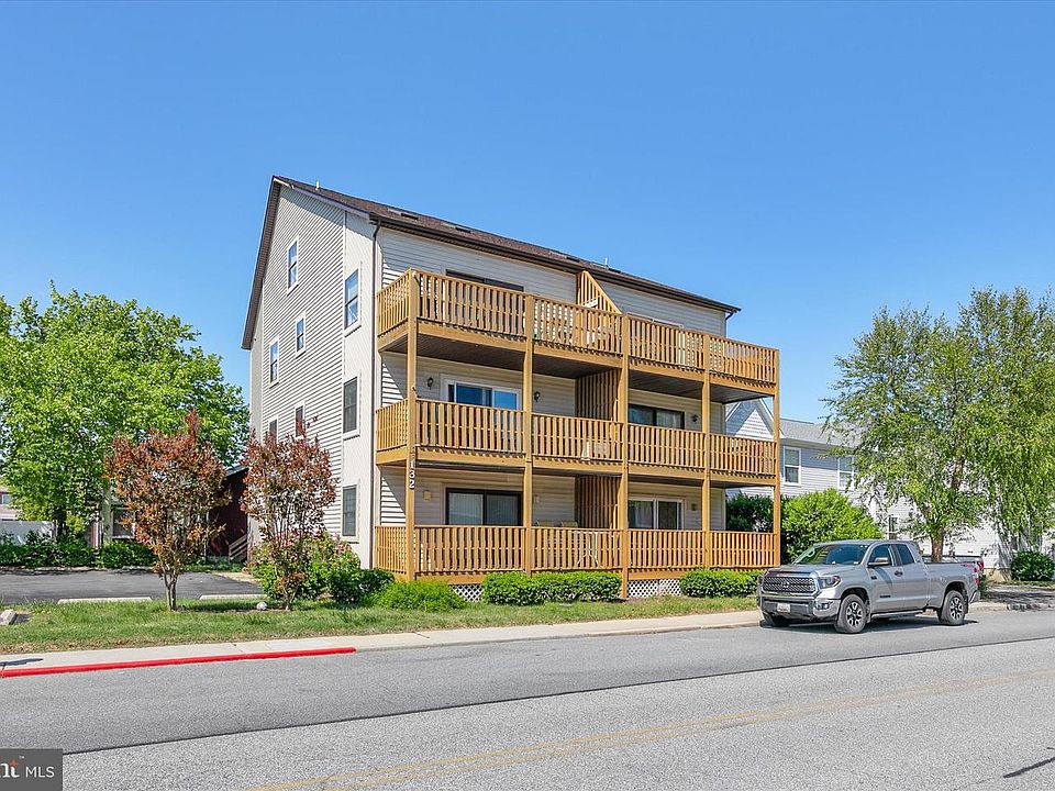 1st image of 132 Jamestown Rd #601