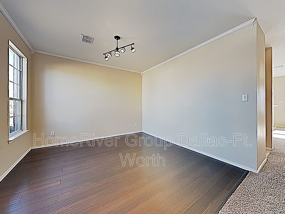 2nd image of 2220 Sumac Dr