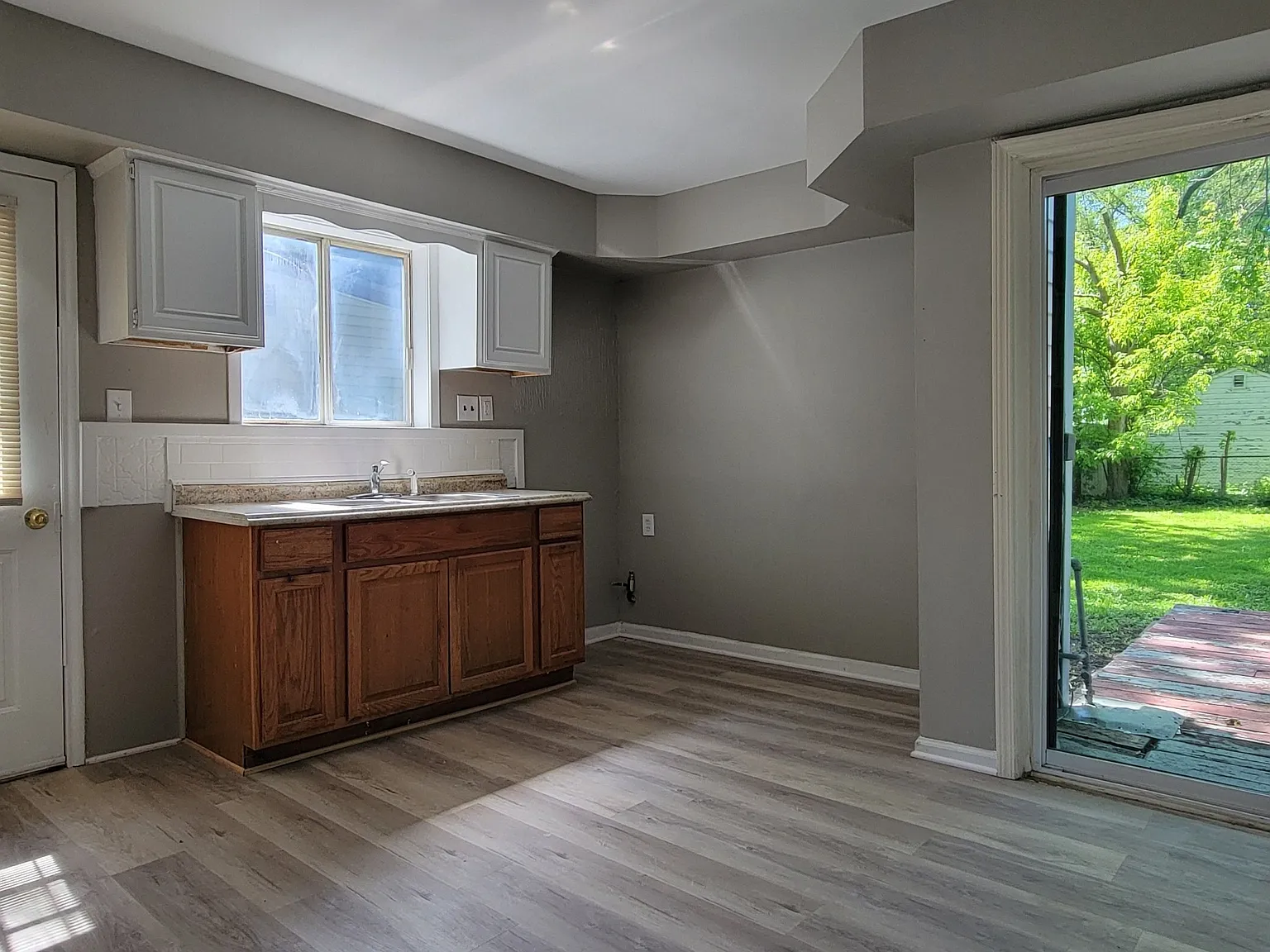 20462 Kingsville Street - Harpe... — Photo 4