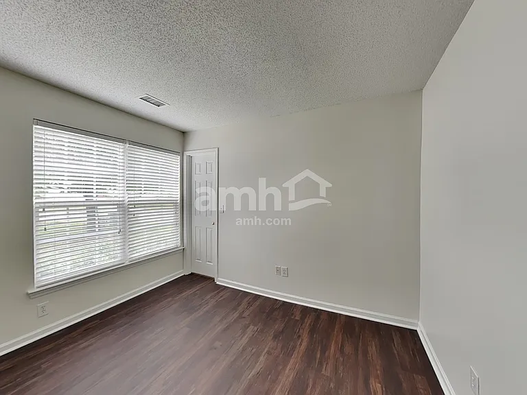 8526 Appledale Dr — Photo 16