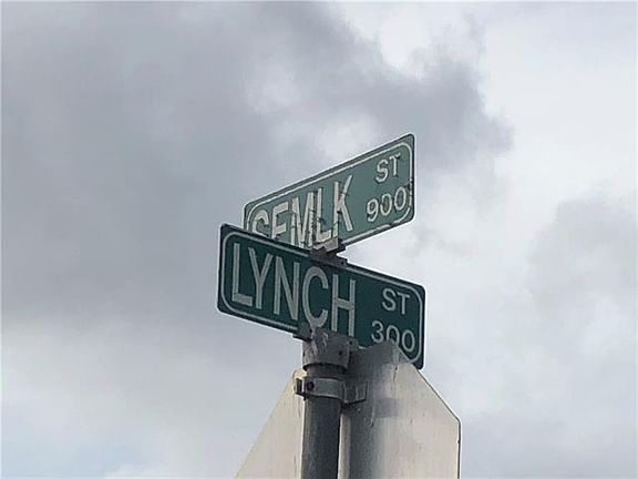 3rd image of 301 Lynch St