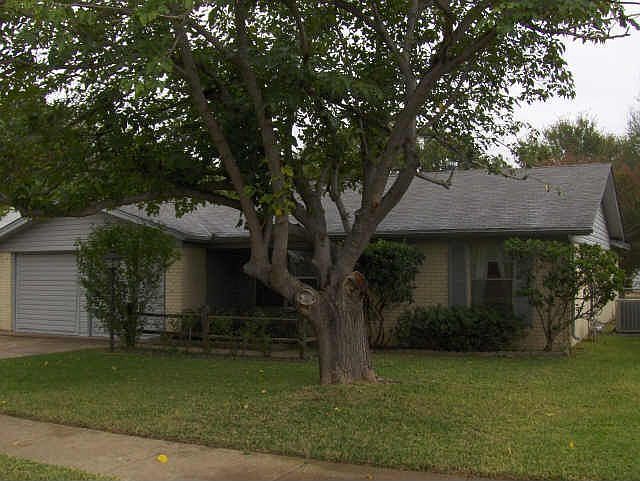 1st image of 914 Louise St