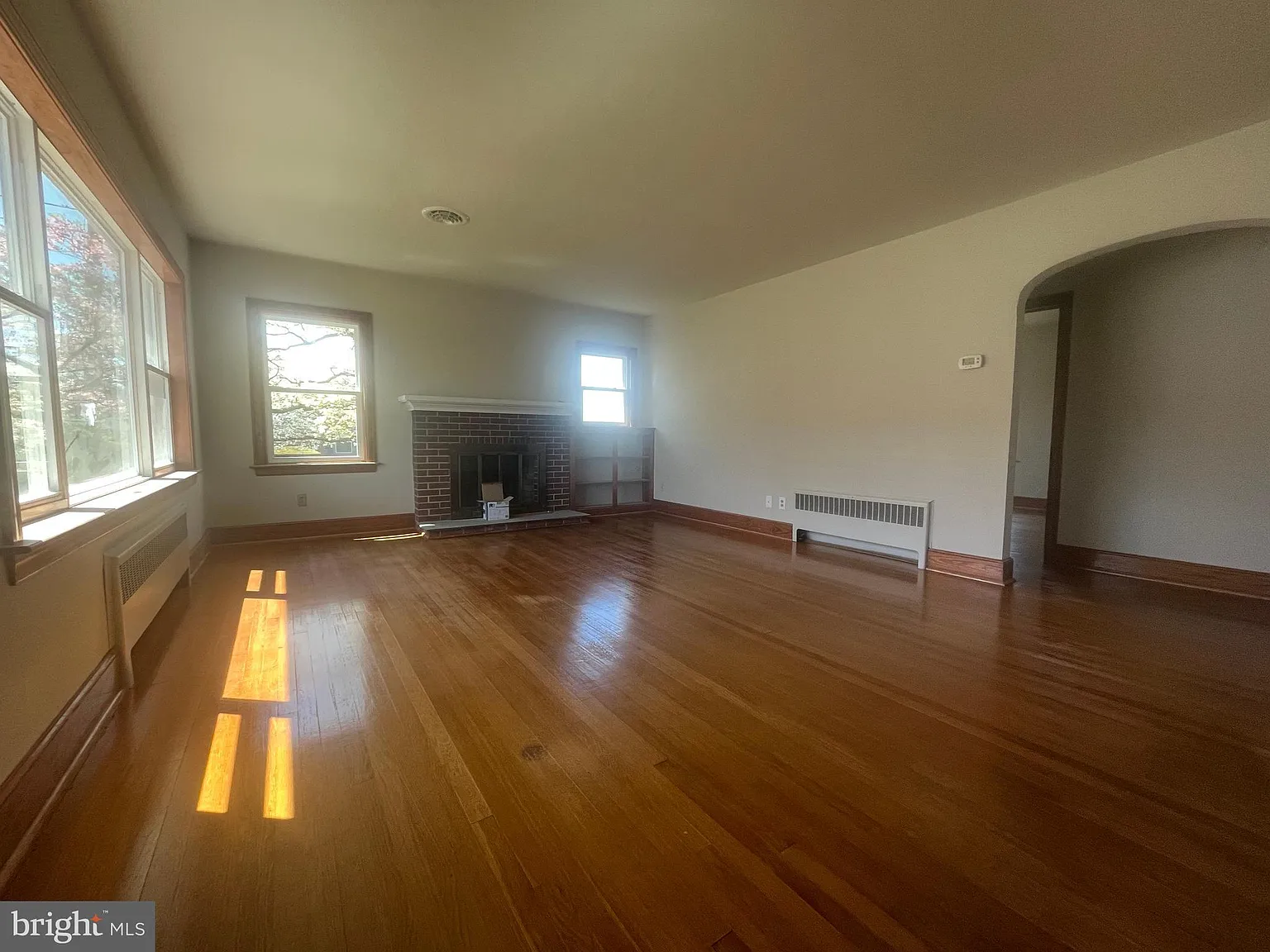 4 bed, 1900 sqft, $2,100 — Photo 2
